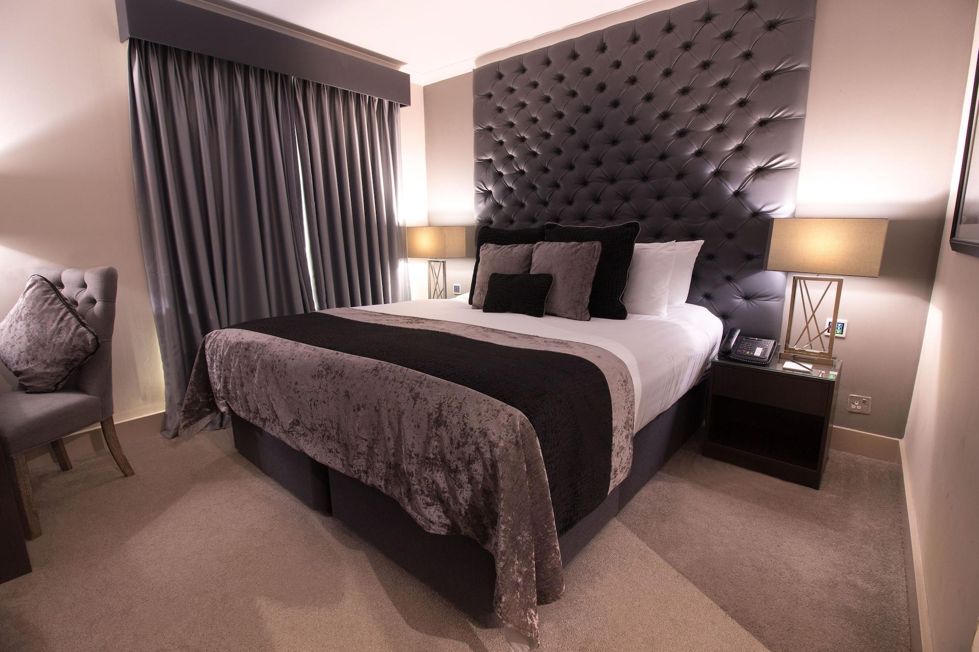 The Continental Hotel, Heathrow Хаунслоу Экстерьер фото